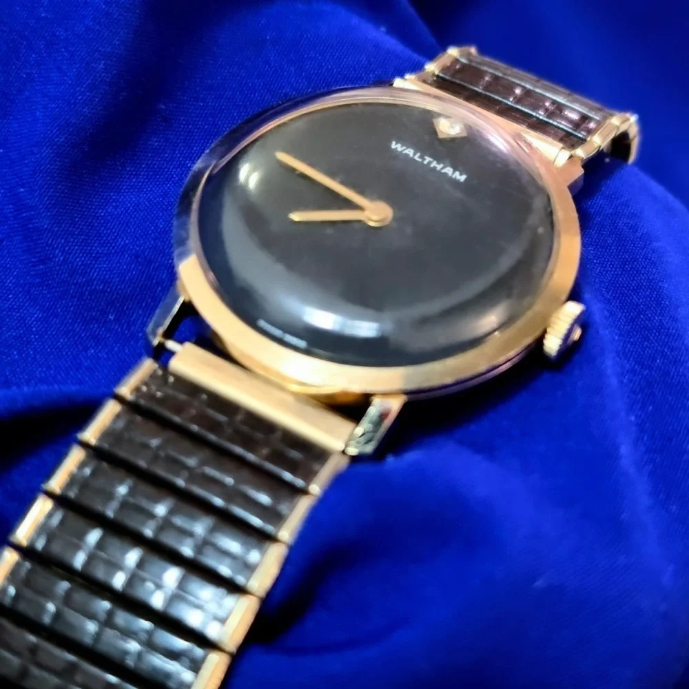 Waltham Minimalistic Swiss Made Manual Wind Circa 1960s Mens Watch